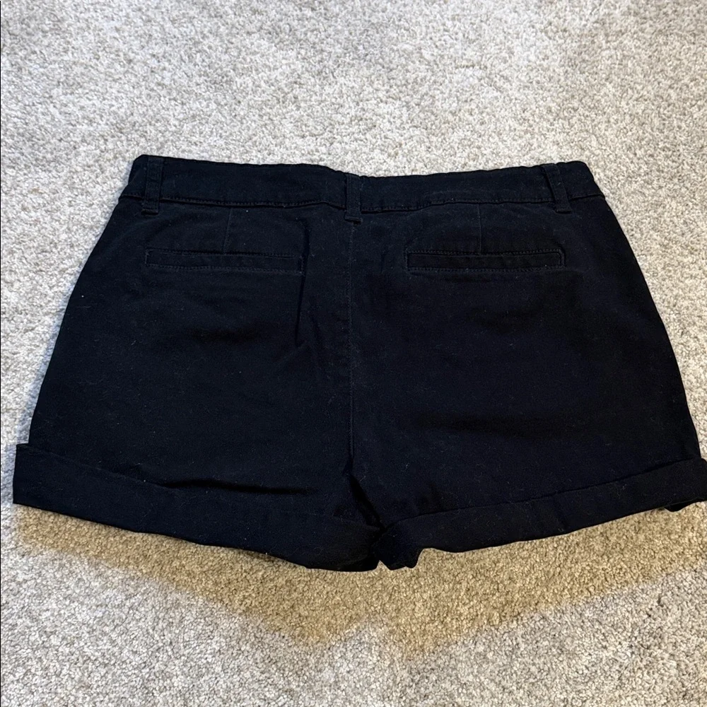 a.n.a Women's Mid-Rise Black Shorts *SIZE 6*